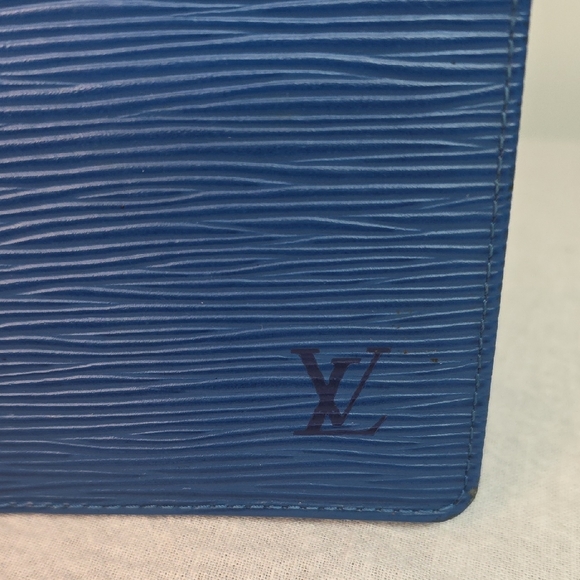 Louis Vuitton Epi Blue Wallet - Picture 2 of 12